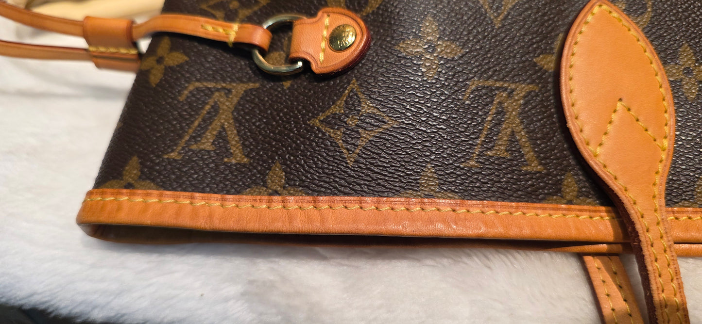 Authentic Neverfull MM Monogram Fuchsia Interior (BAG ONLY)