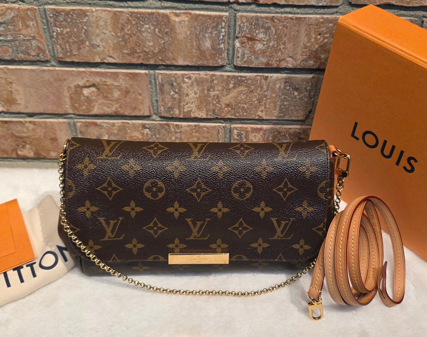 Authentic Louis Vuitton Favorite MM Monogram (SA4149)
