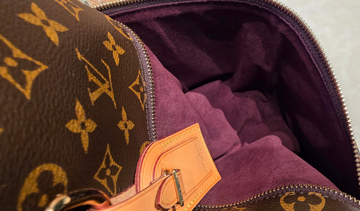 Authentic Louis Vuitton Melie Hobo (Short Handle Missing)