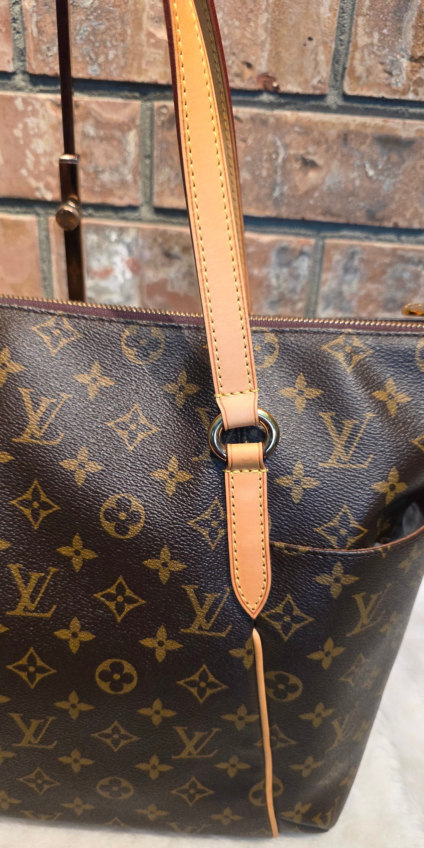 Authentic Louis Vuitton Totally MM Monogram