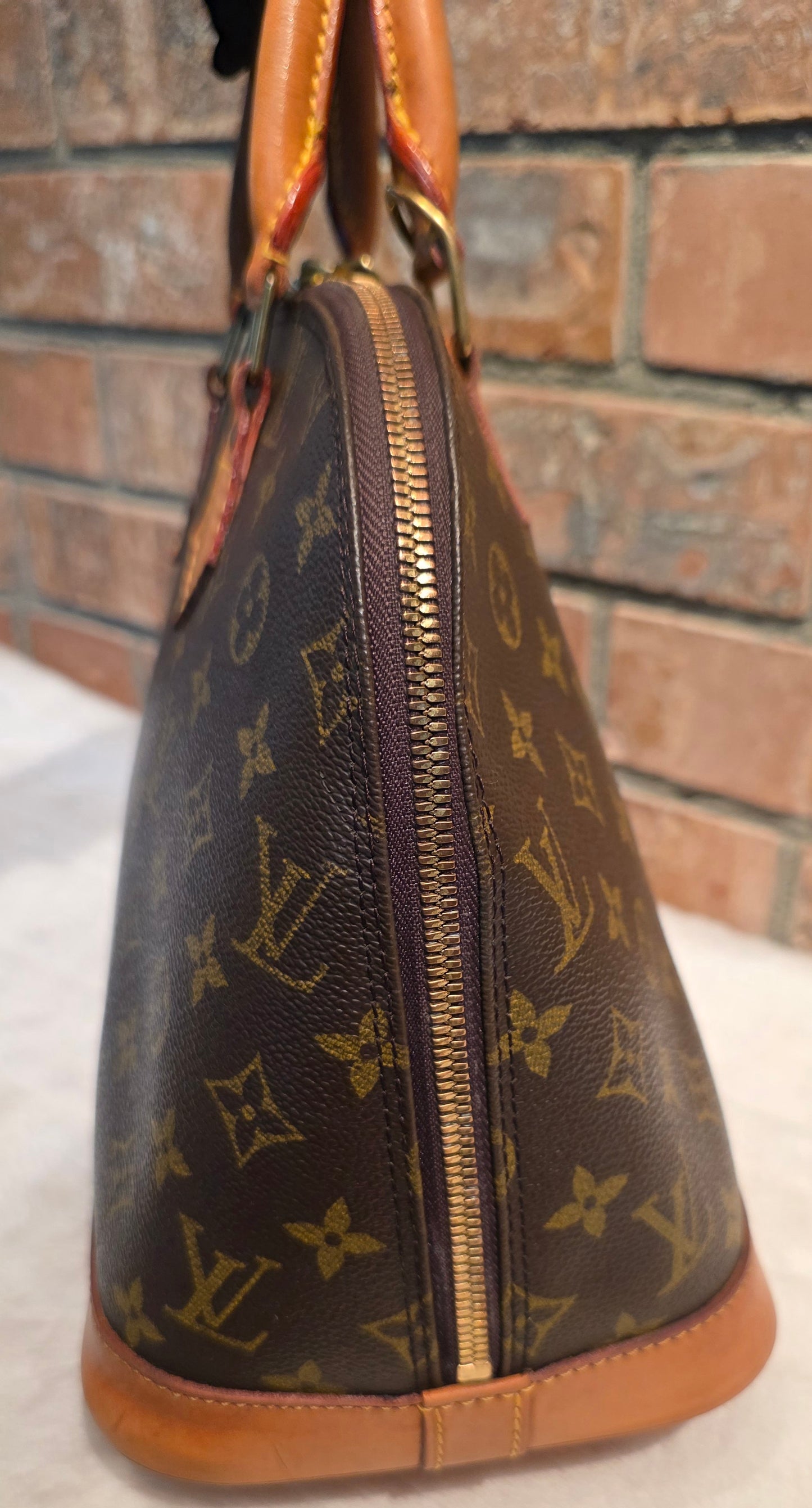 Authentic Louis Vuitton Alma PM Monogram