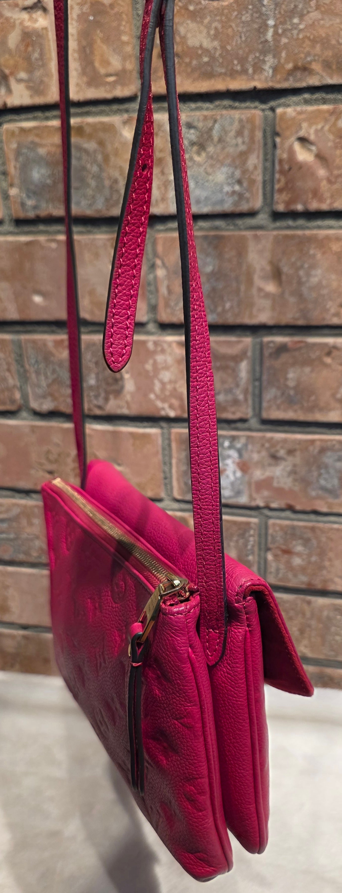 Authentic Louis Vuitton Twice/Twinset Pochette in Dahlia Pink