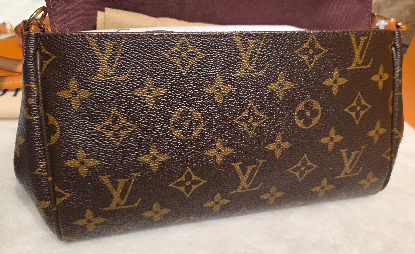 Authentic Louis Vuitton Favorite MM Monogram (SA4149)