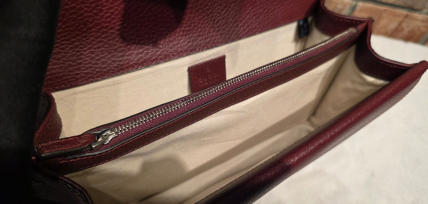 Authentic Gucci Dionysus Shoulder Bag in Burgundy