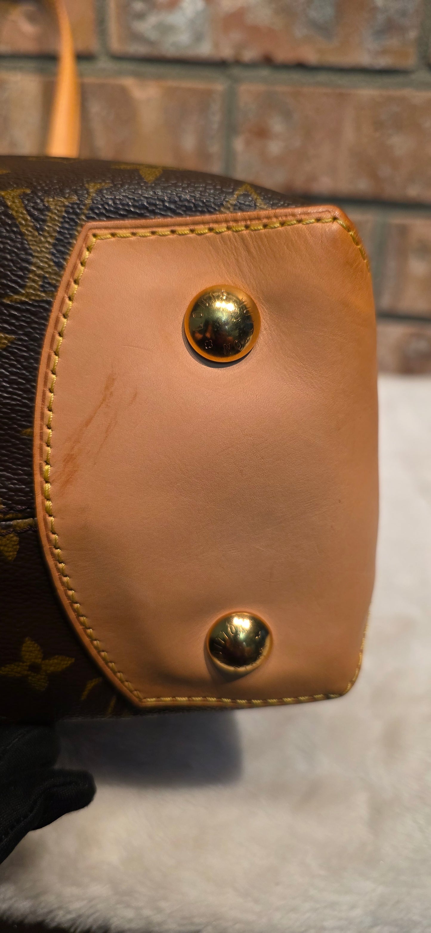 Authentic Louis Vuitton Wilshire MM Monogram