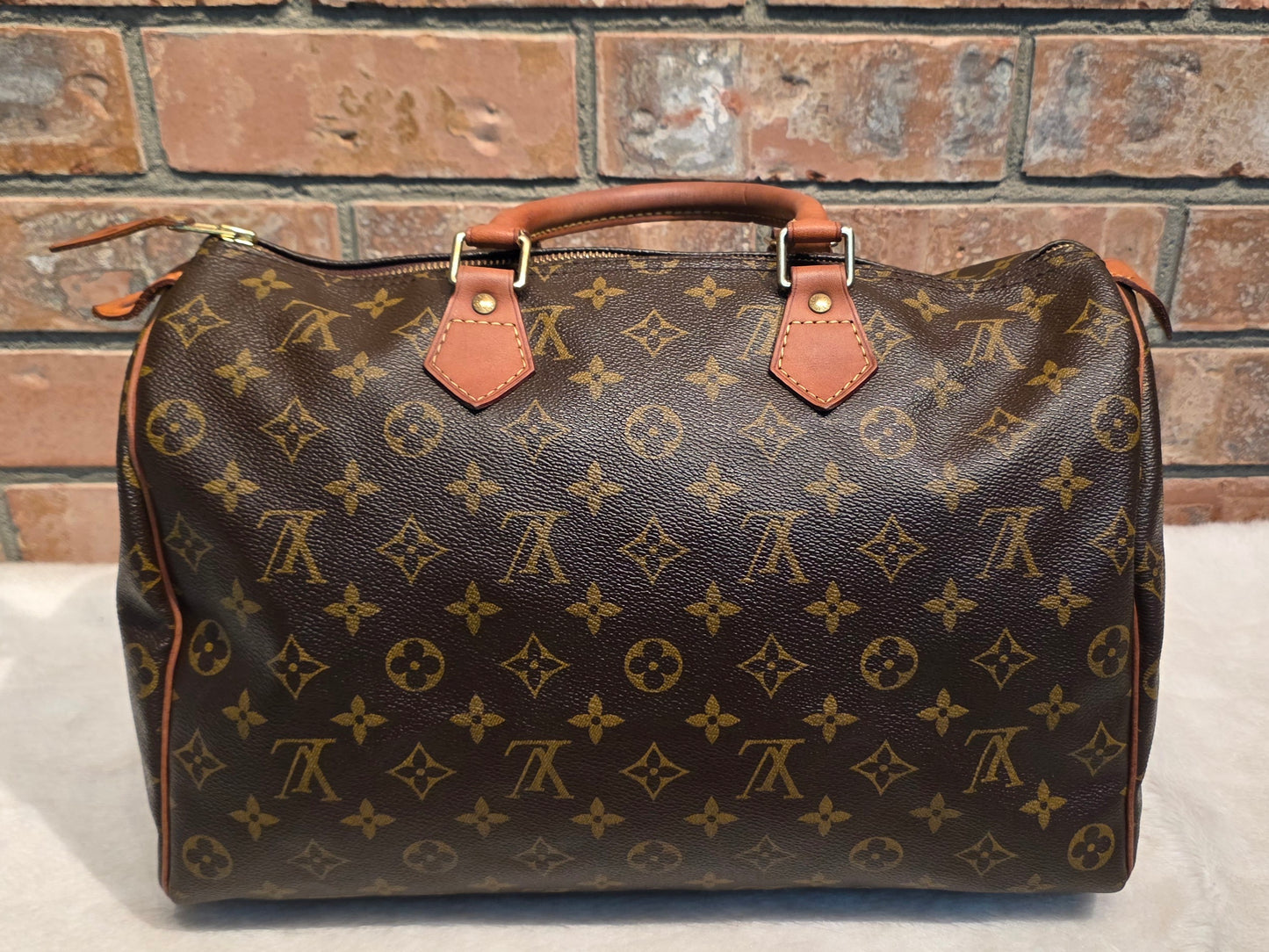 Authentic Louis Vuitton Speedy 35 Monogram