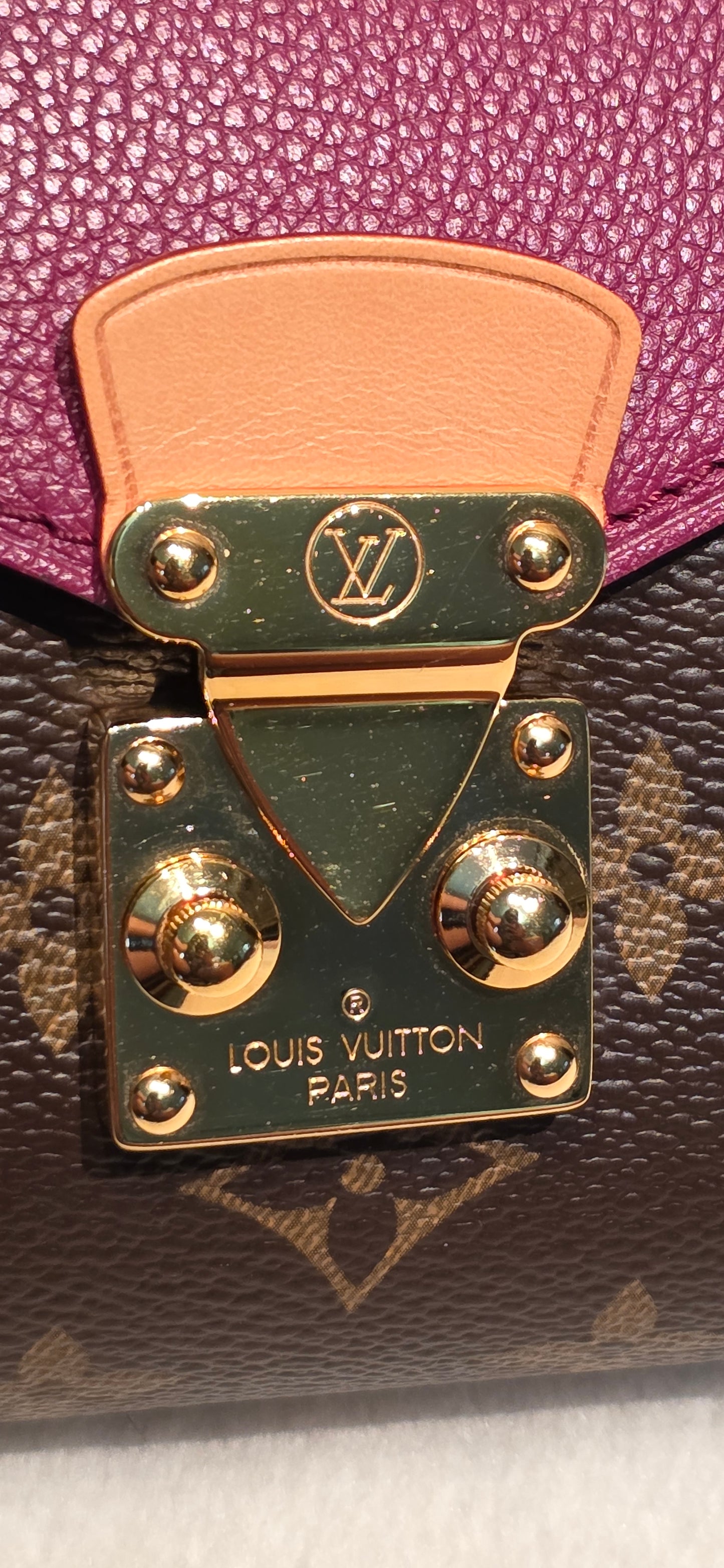 Authentic Louis Vuitton Pallas Chain in Aurore