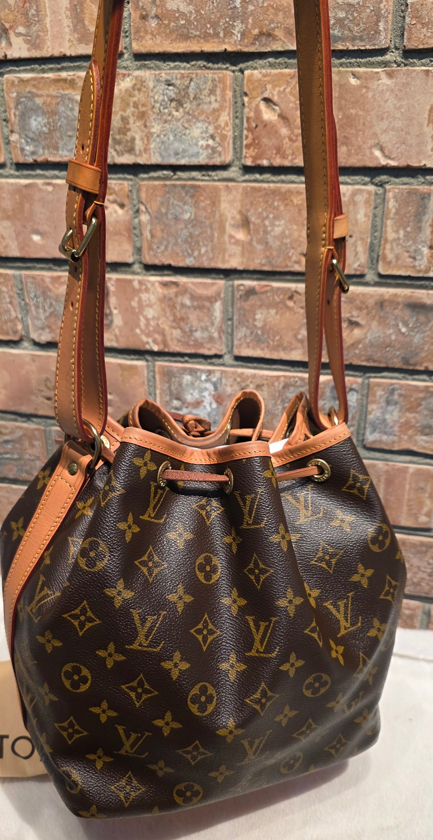 Authentic Louis Vuitton Petite Noe Monogram