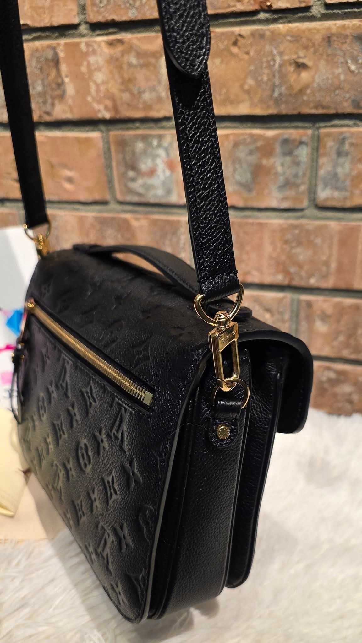Authentic Pochette Metis Empreinte Noir