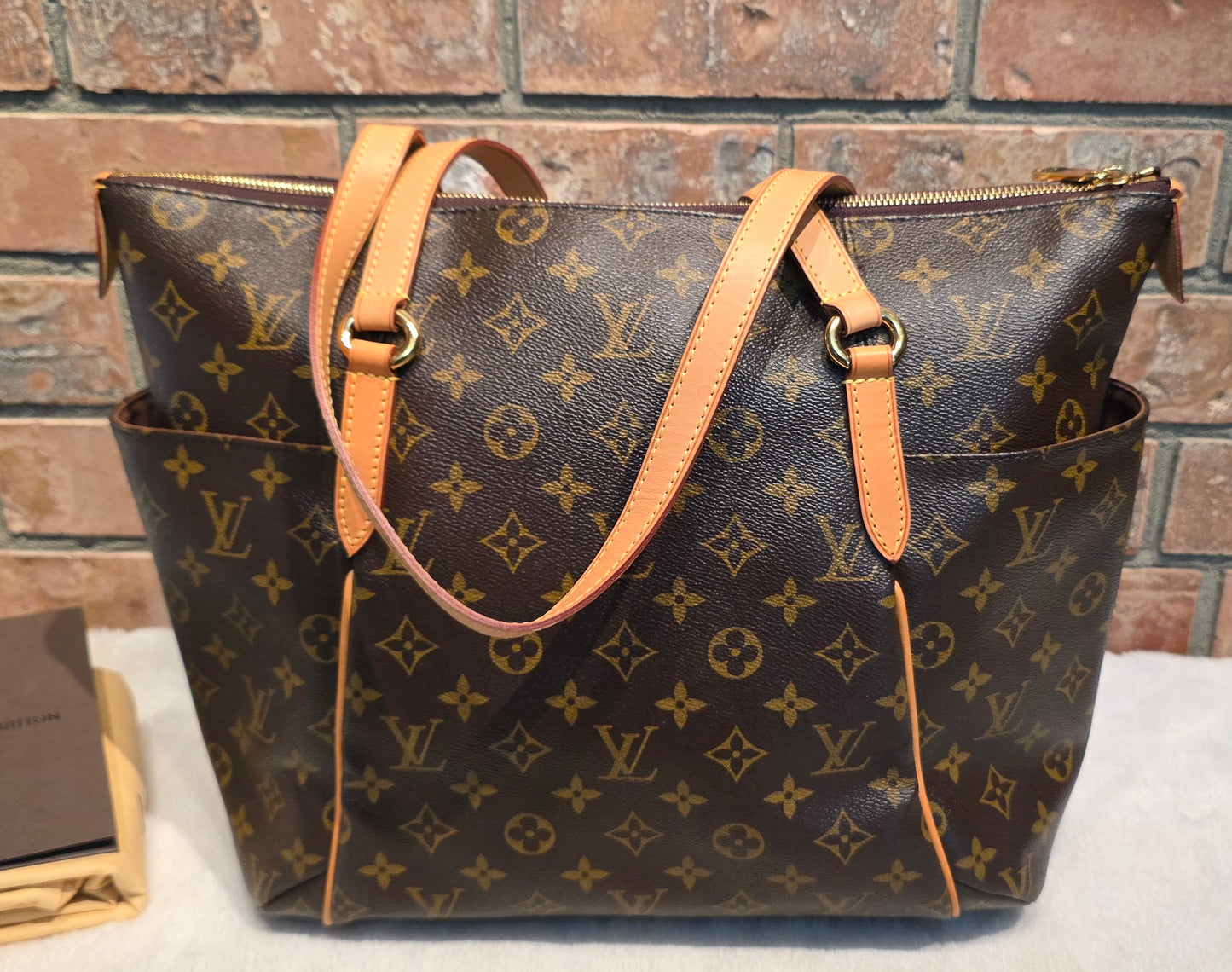 Authentic Louis Vuitton Totally MM Monogram