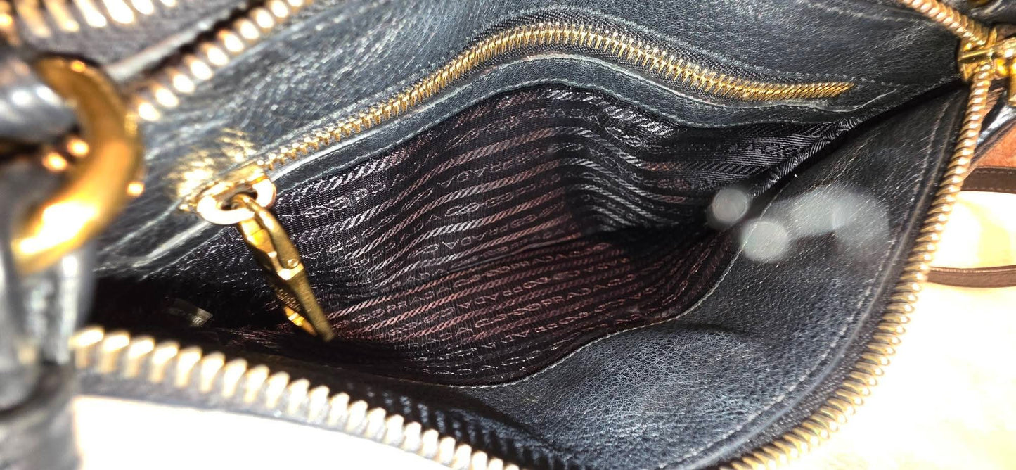Authentic Prada Bandoliera Vitello Phenix Crossbody