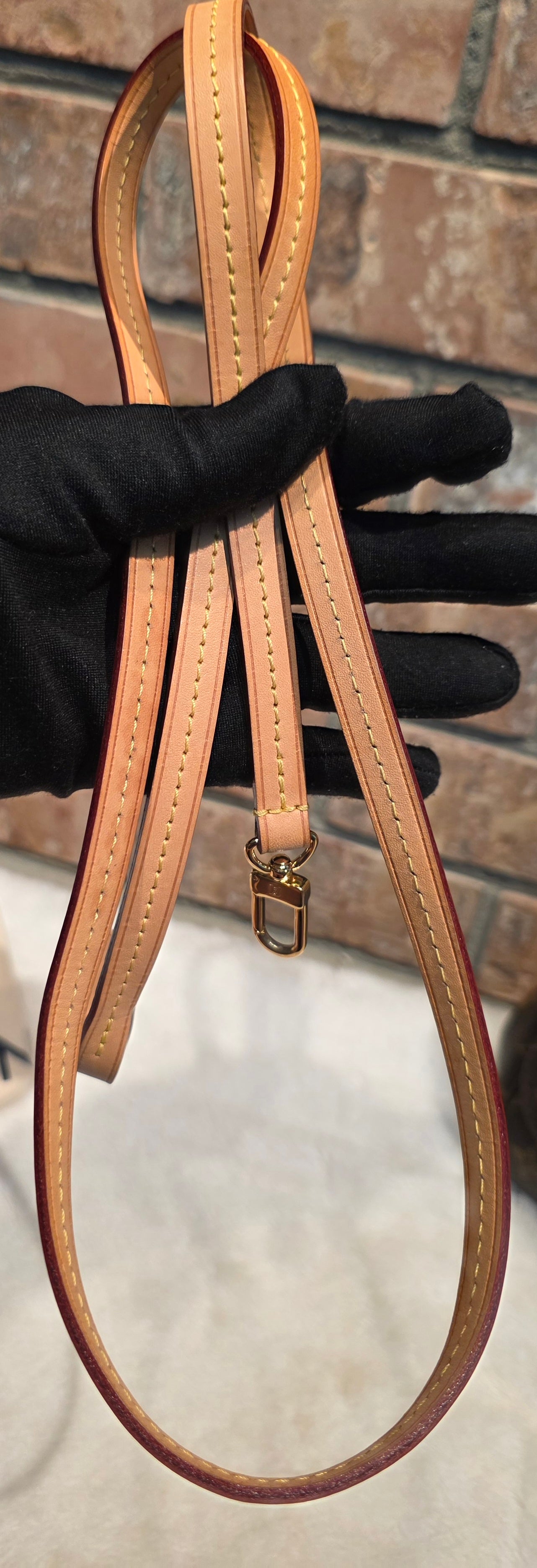 Authentic Louis Vuitton Favorite MM Monogram (SA4149)