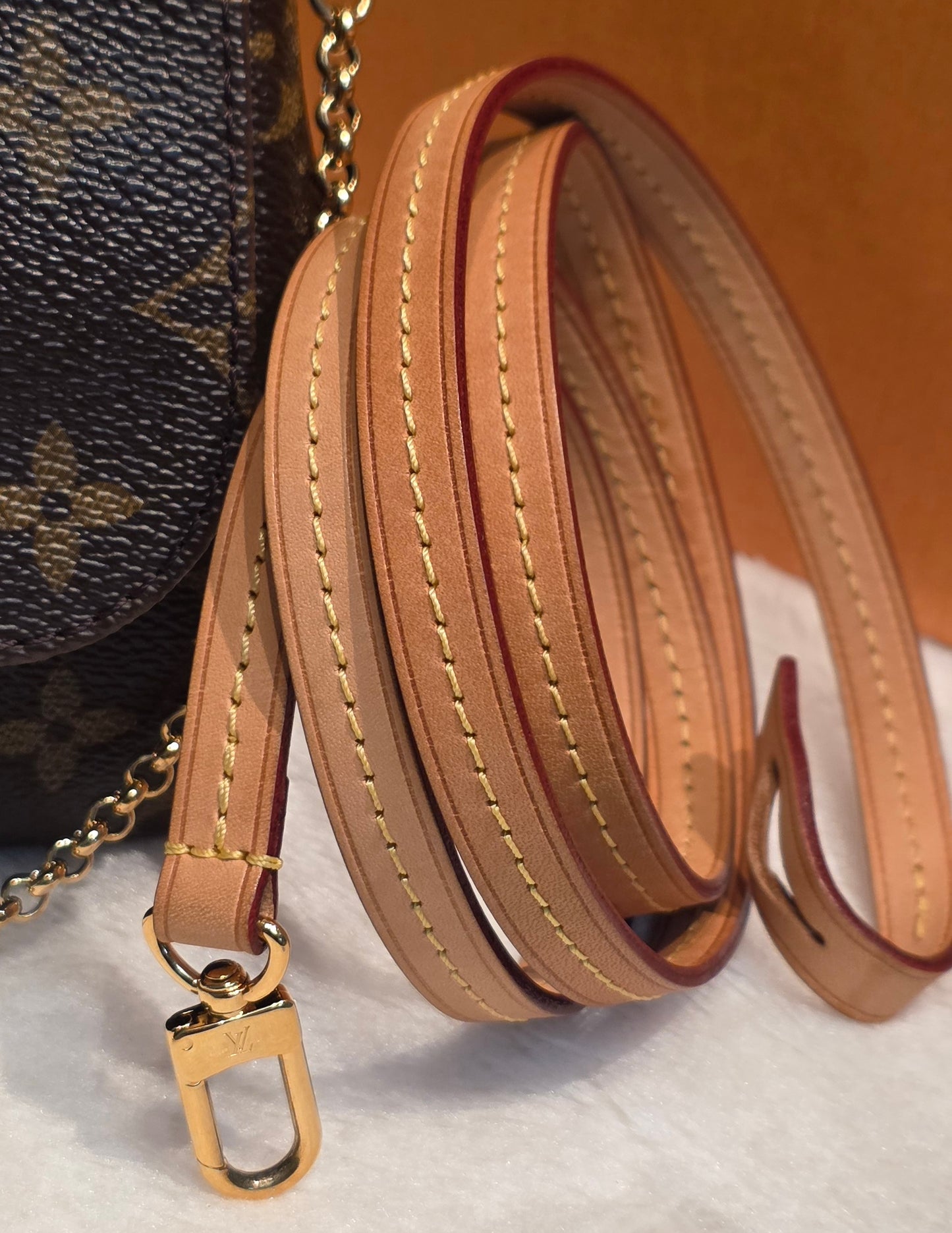 Authentic Louis Vuitton Favorite MM Monogram (SA4149)