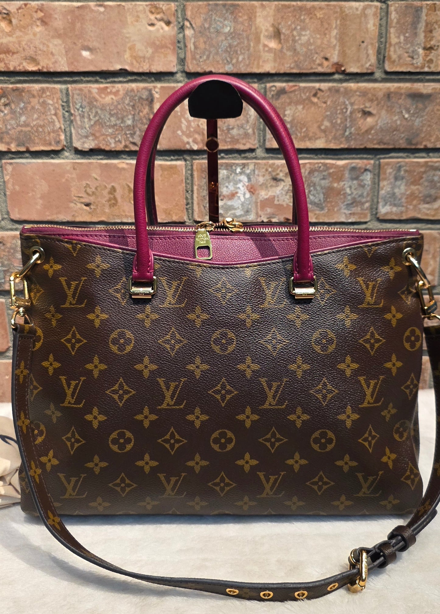 Authentic Louis Vuitton Pallas MM in Raisin