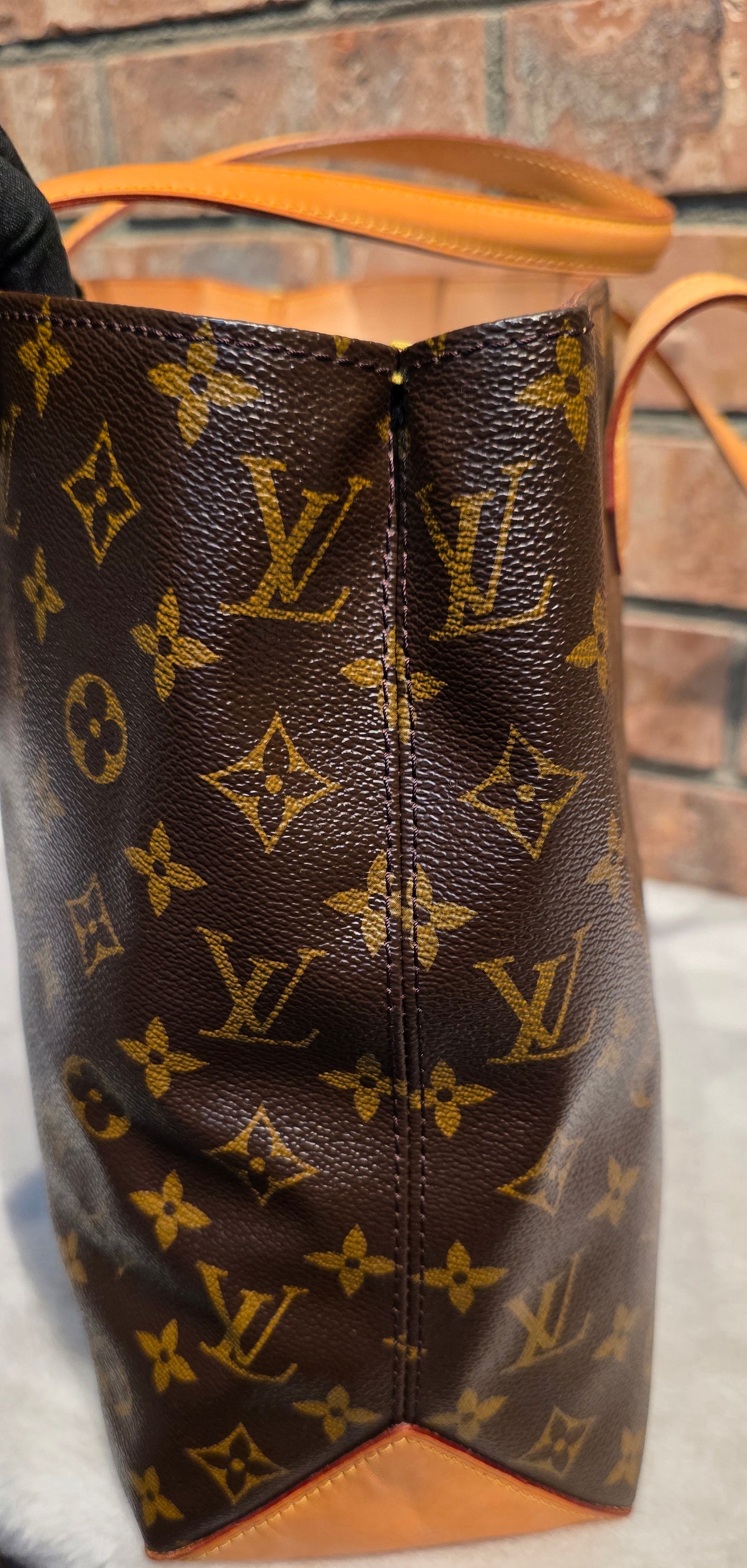 Authentic Louis Vuitton Wilshire MM Monogram