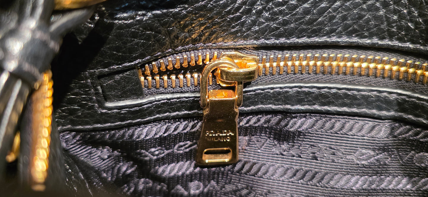 Authentic Prada Bandoliera Vitello Phenix Crossbody Bag