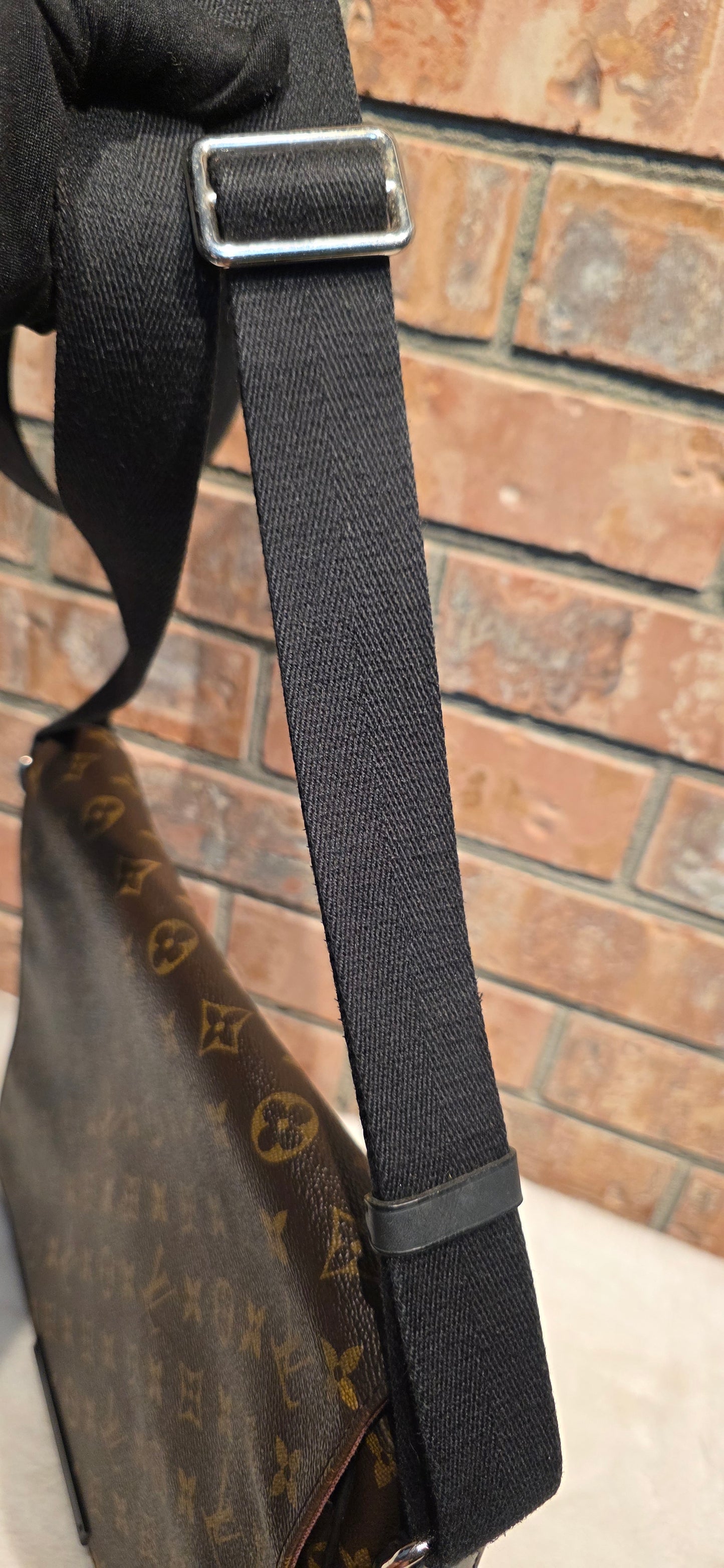 Authentic Louis Vuitton Monogram Macassar District MM