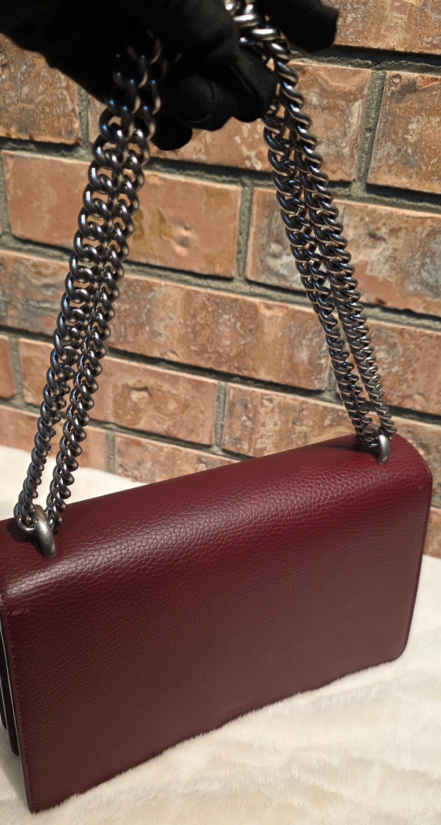 Authentic Gucci Dionysus Shoulder Bag in Burgundy