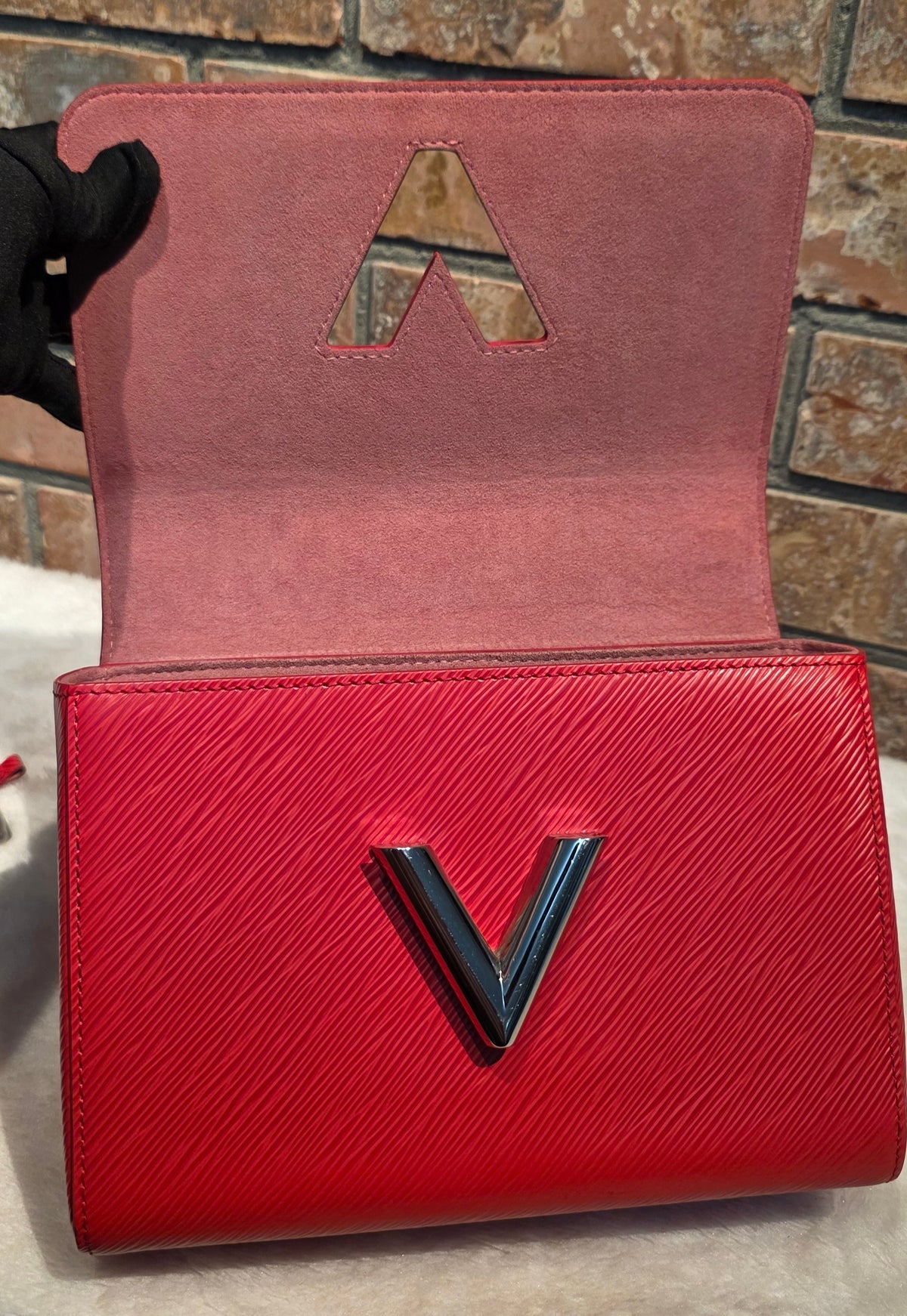 Authentic Louis Vuitton Twist MM Epi Leather in Red