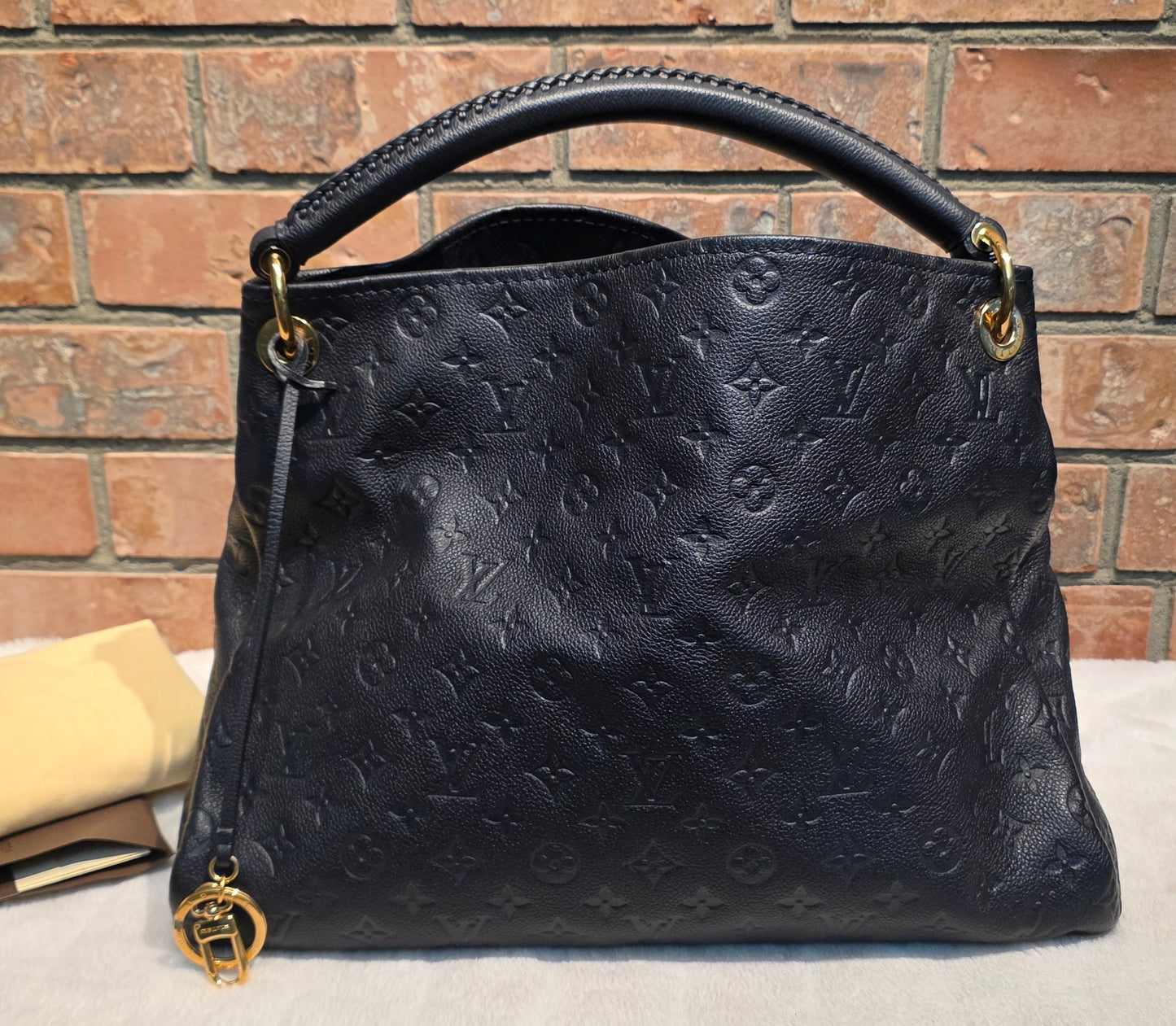 Authentic Louis Vuitton Artsy MM Empreinte Infini