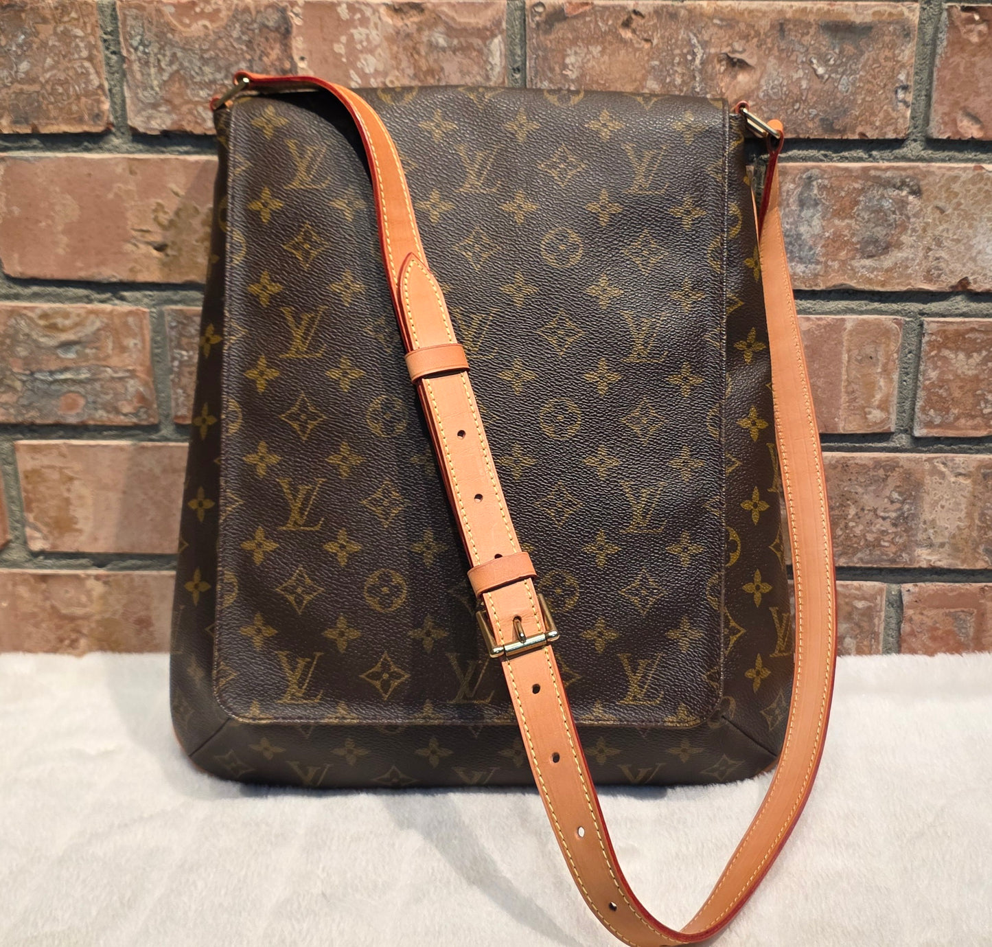 Authentic Louis Vuitton Musette Salsa GM Monogram