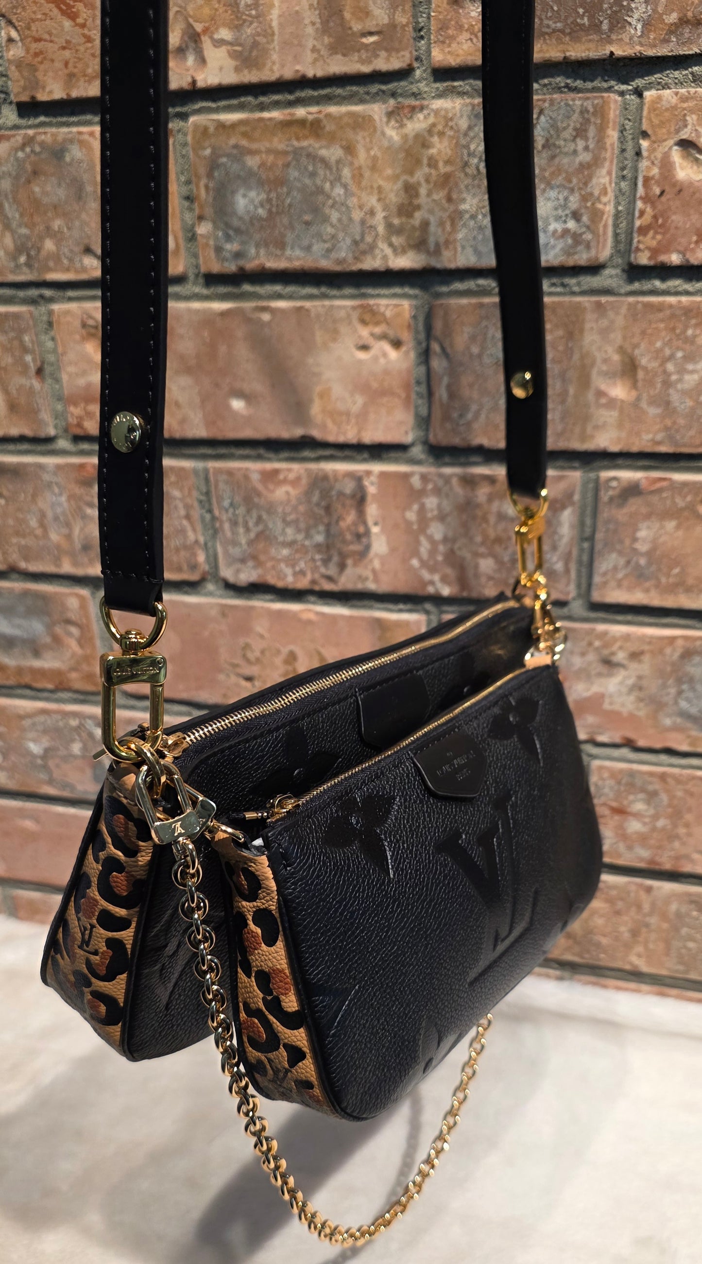 Authentic Louis Vuitton Multipochette Accessoires Wild At Heart