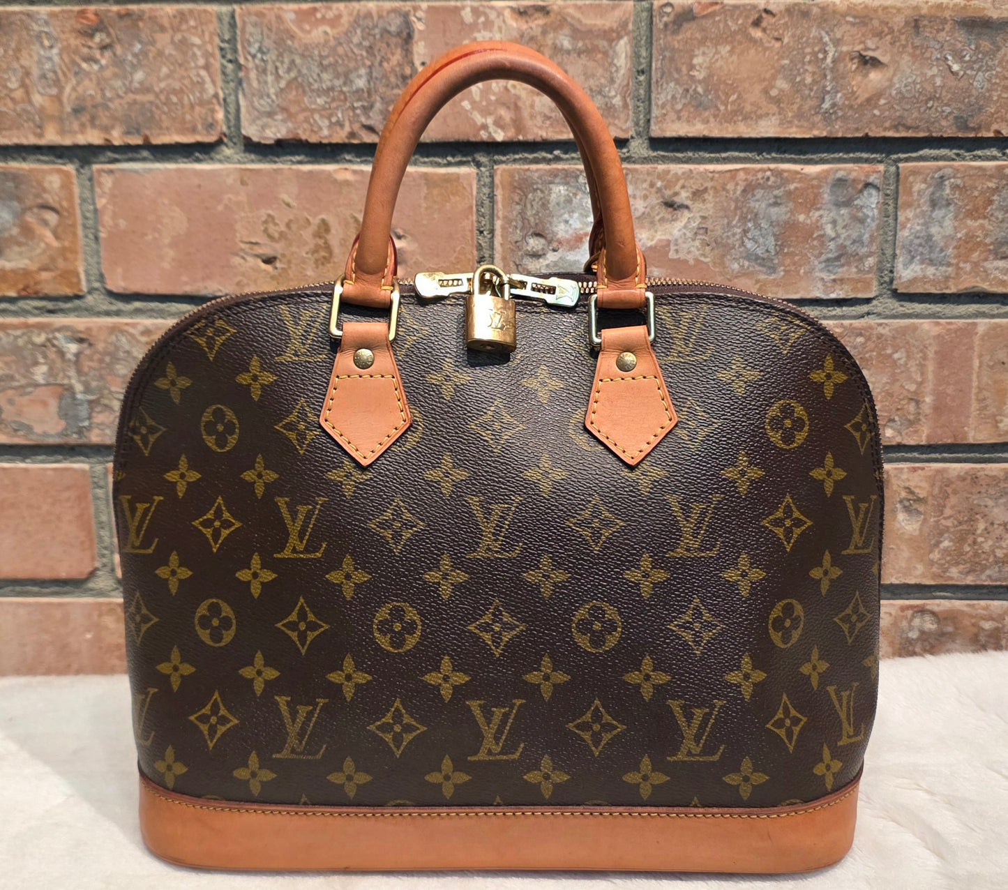 Authentic Louis Vuitton Alma PM Monogram