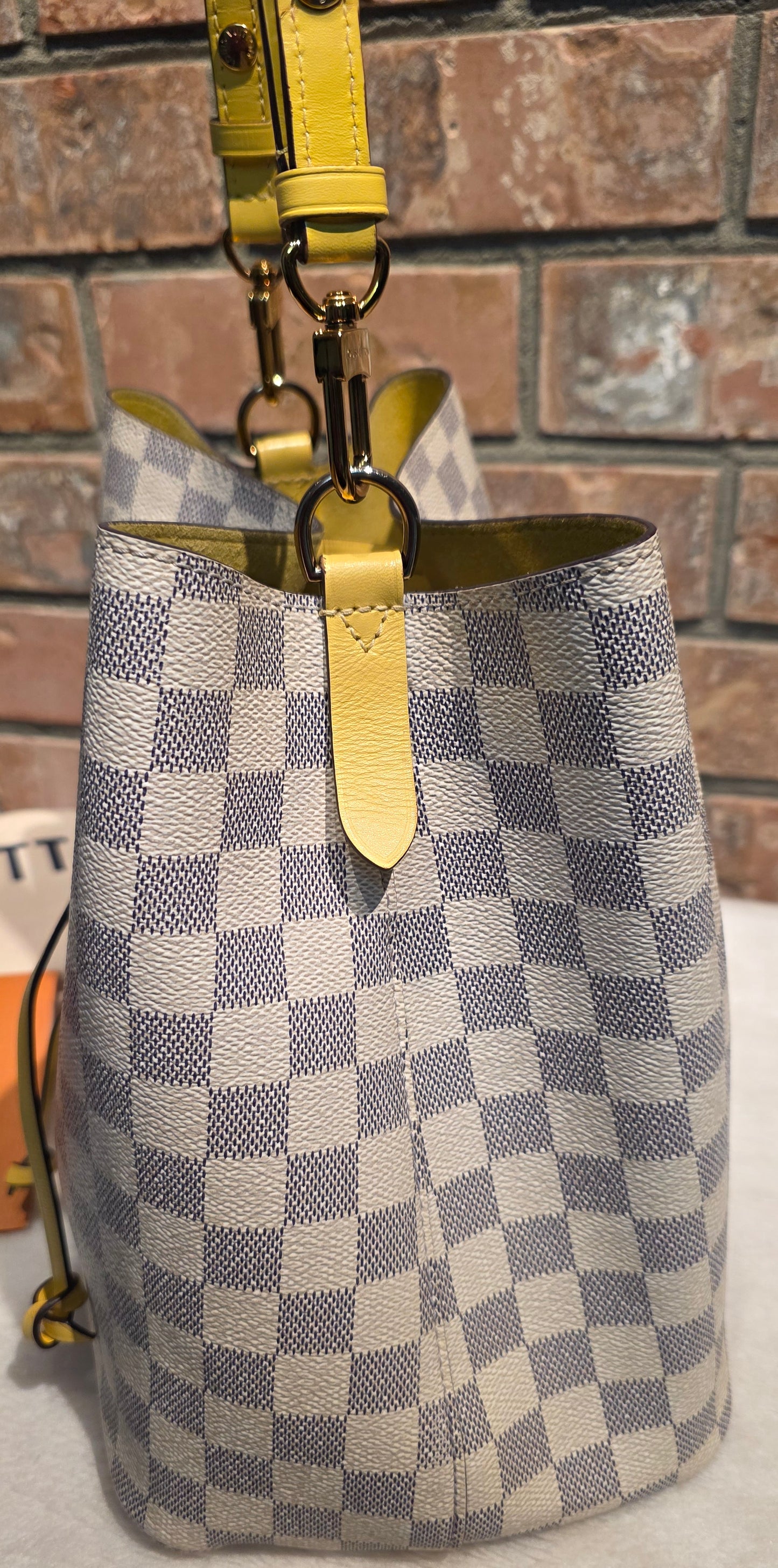 Authentic Louis Vuitton Neonoe MM Damier Azur in Pineapple