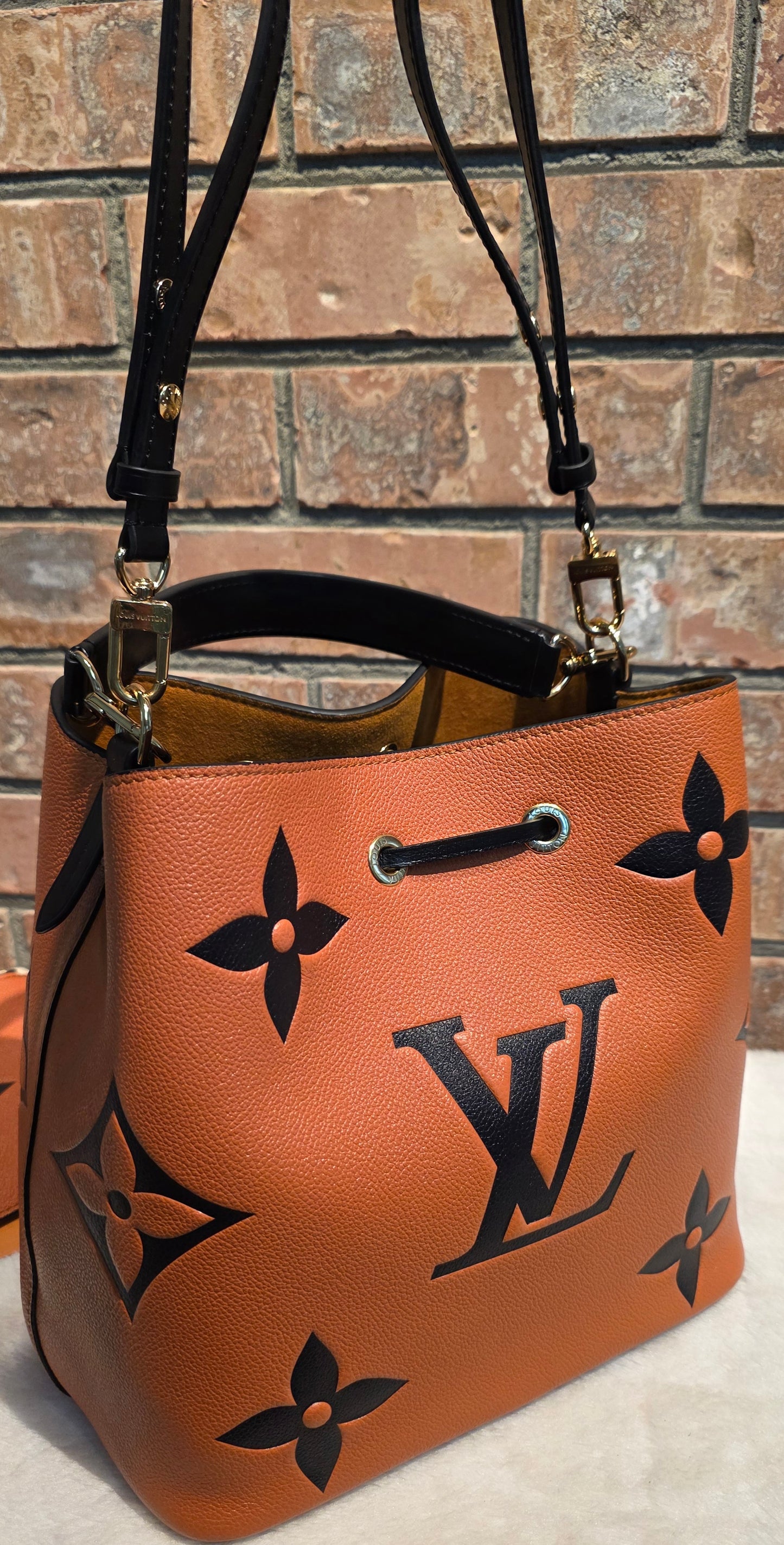 Authentic Louis Vuitton Crafty NeoNoe MM Giant Monogram in Caramel