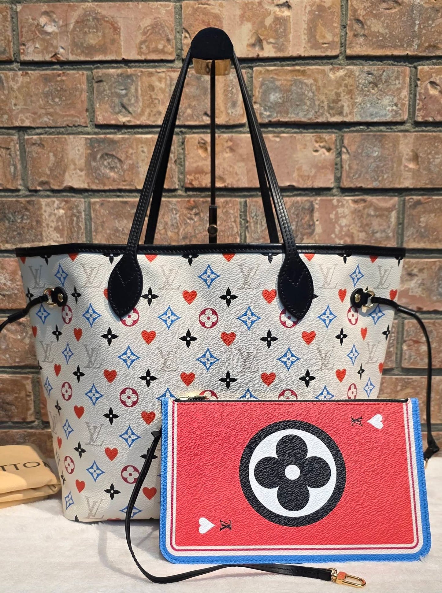 Authentic Louis Vuitton Neverfull MM with Pouch Game On Collection