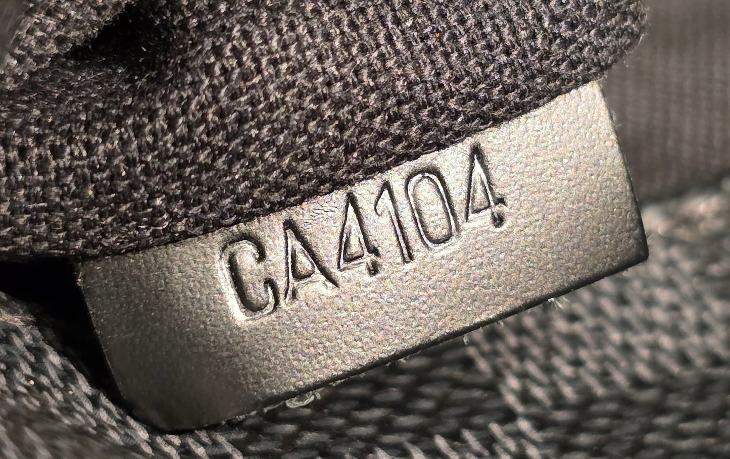 Authentic Louis Vuitton District MM