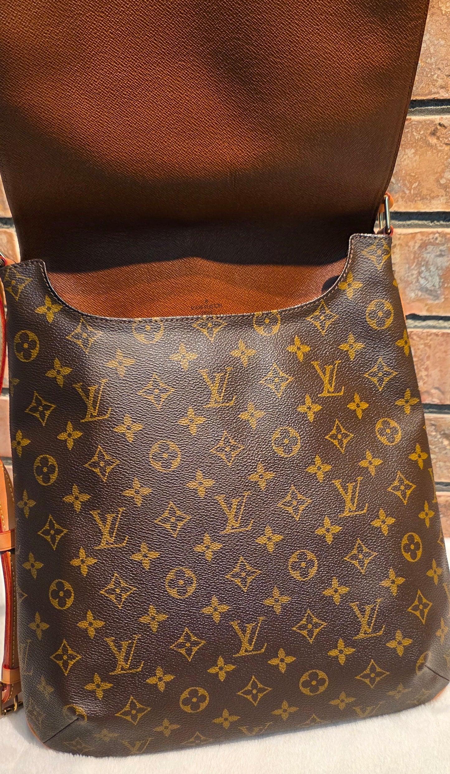 Authentic Louis Vuitton Musette Salsa GM Monogram