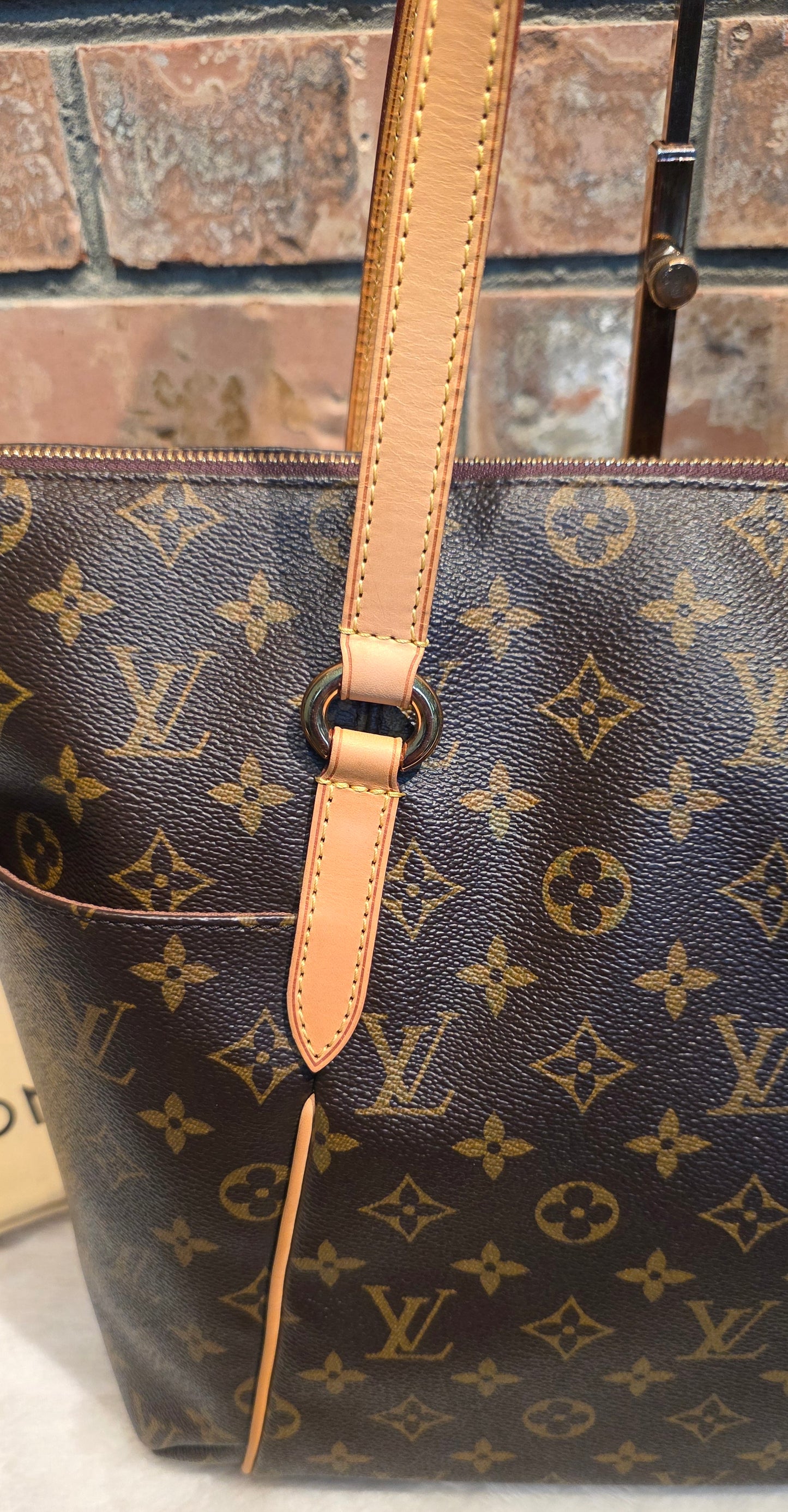 Authentic Louis Vuitton Totally MM Monogram