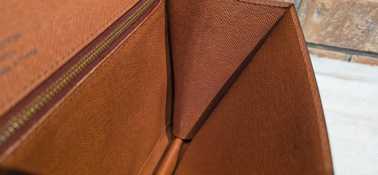 Authentic Louis Vuitton Monceau 26