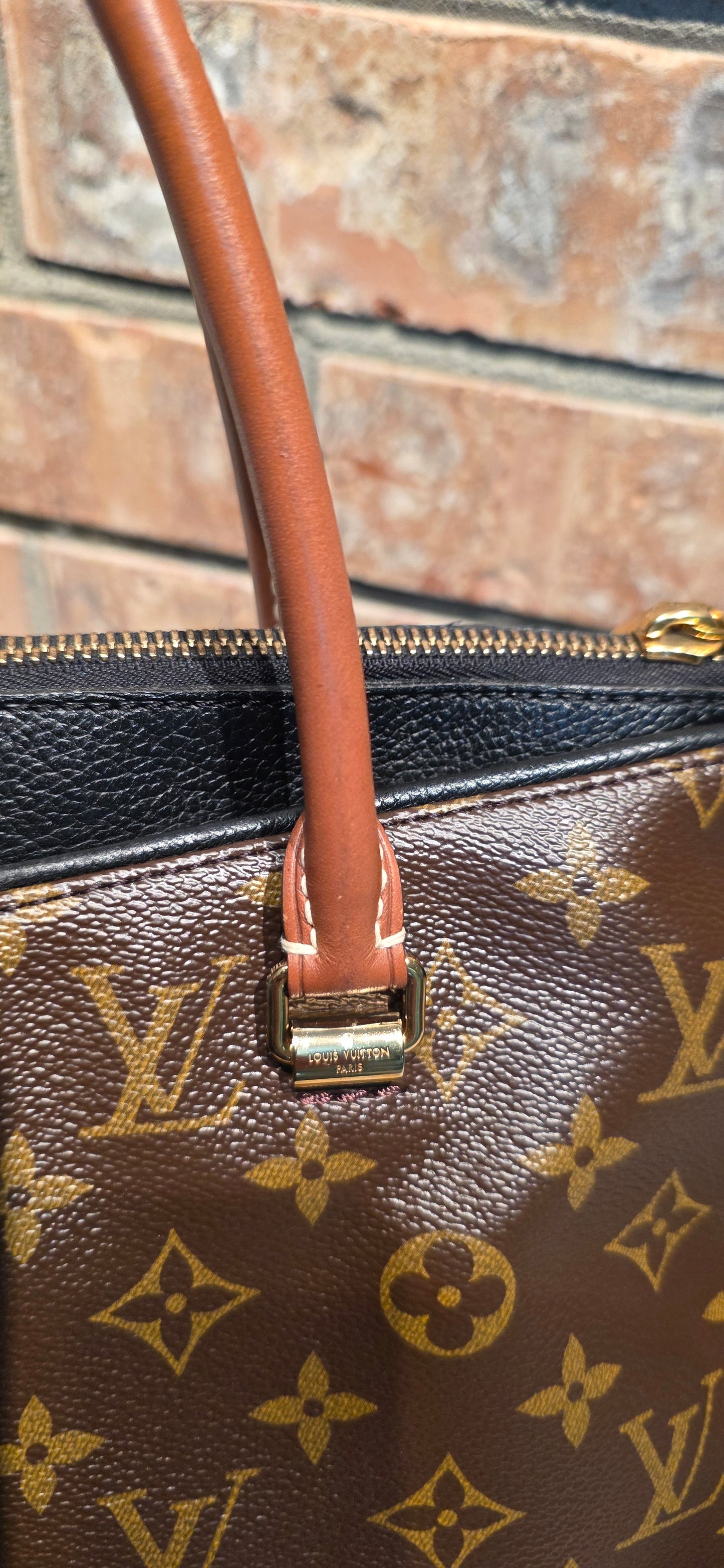 Authentic Louis Vuitton Pallas MM Noir