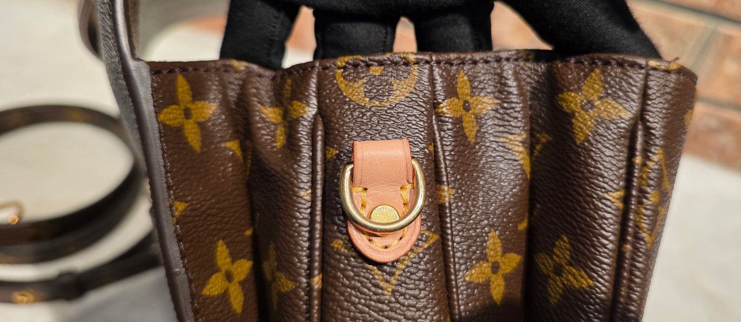Authentic Louis Vuitton Pochette Metis Monogram