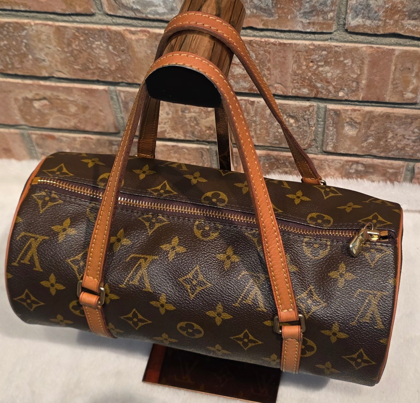 Authentic Louis Vuitton Papillon 27