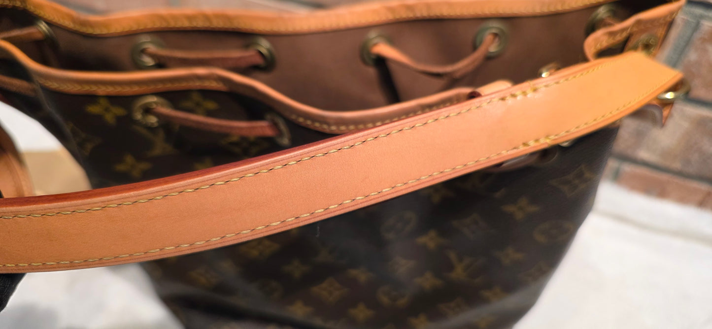 Authentic Louis Vuitton Petite Noe Monogram