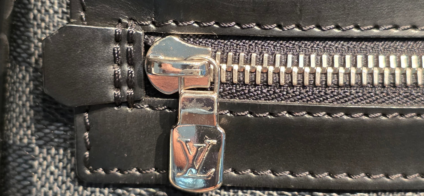 Authentic Louis Vuitton Daniel GM Damier Graphite