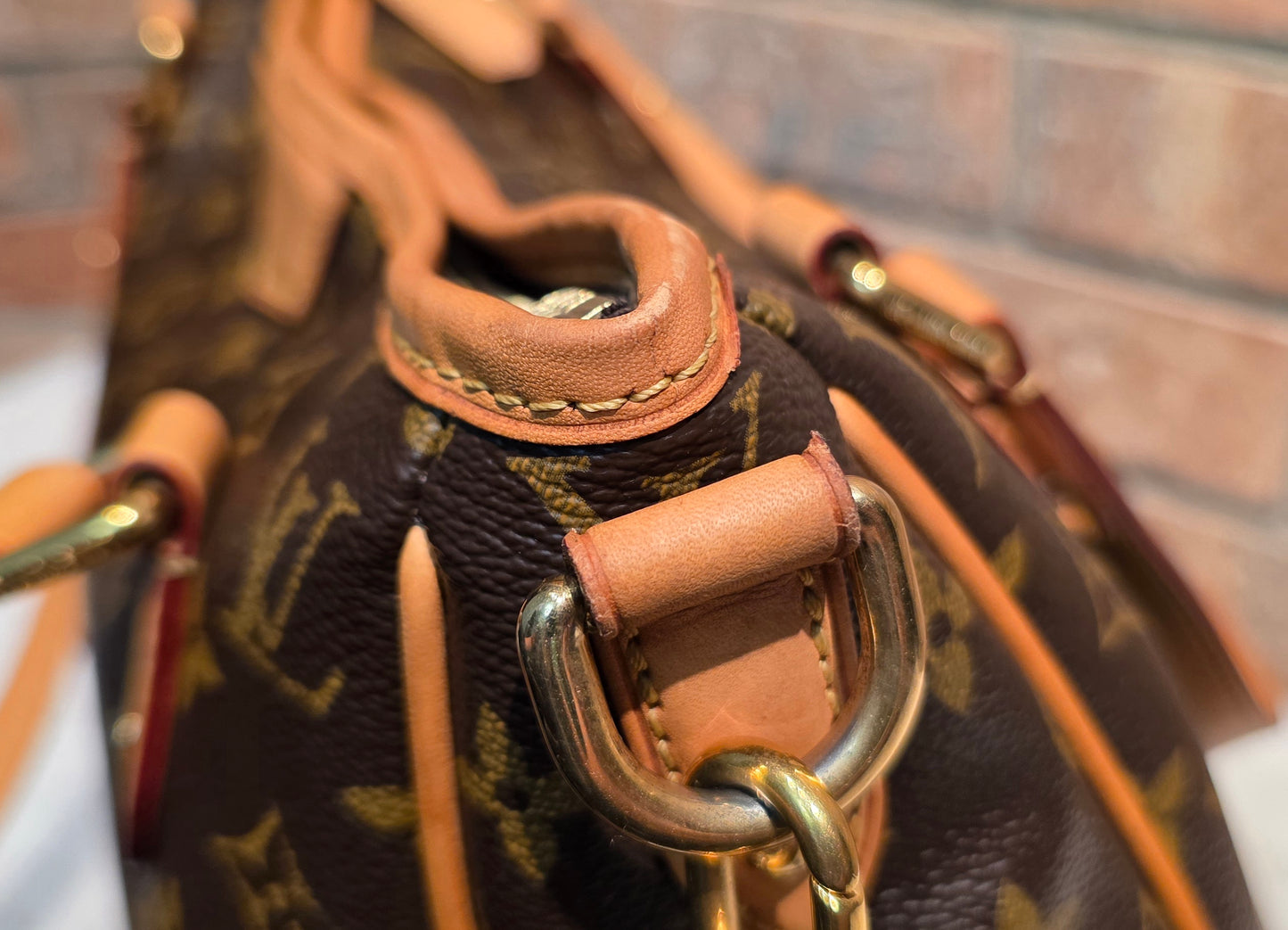 Authentic Louis Vuitton Estrella MM