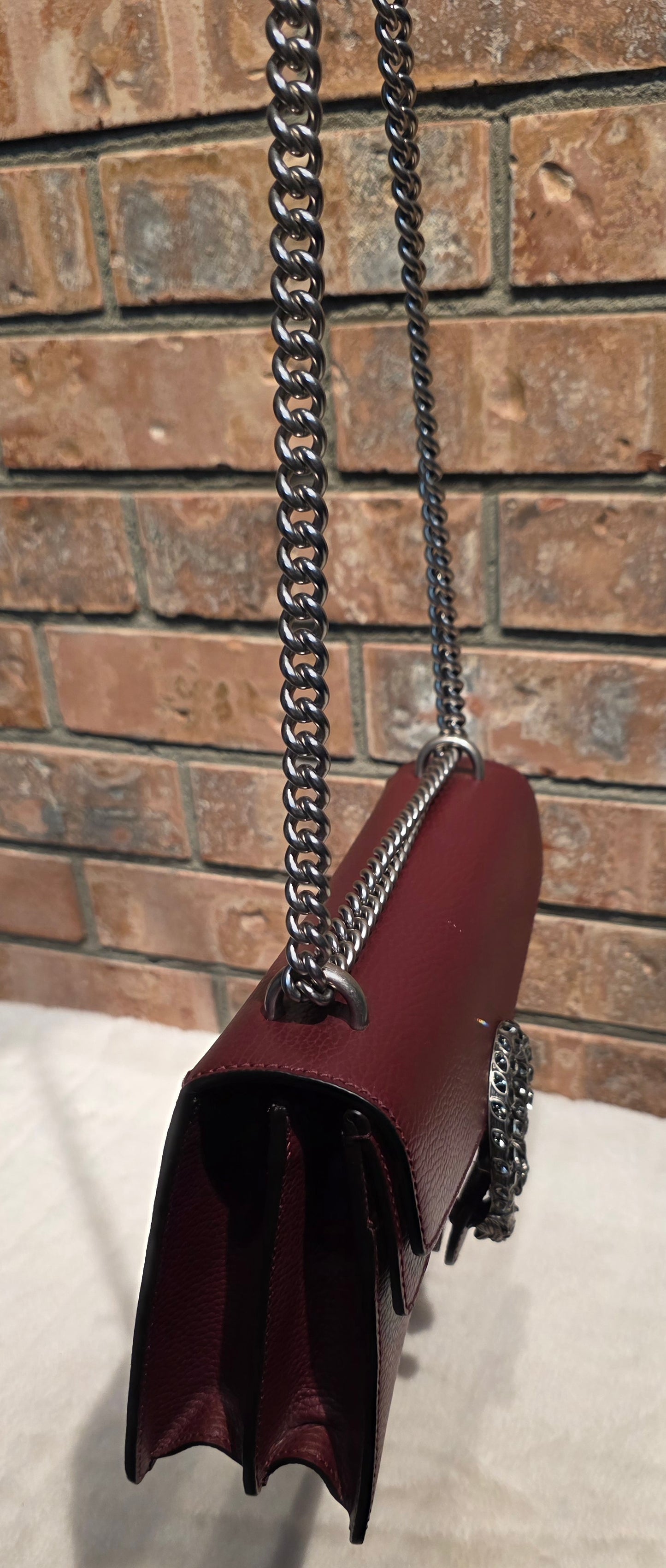 Authentic Gucci Dionysus Shoulder Bag in Burgundy