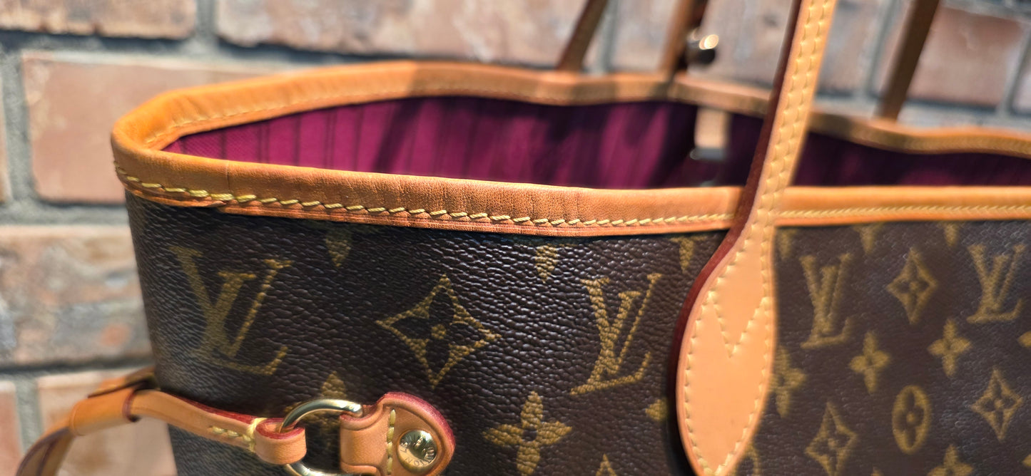 Authentic Neverfull MM Monogram Fuchsia Interior (BAG ONLY)