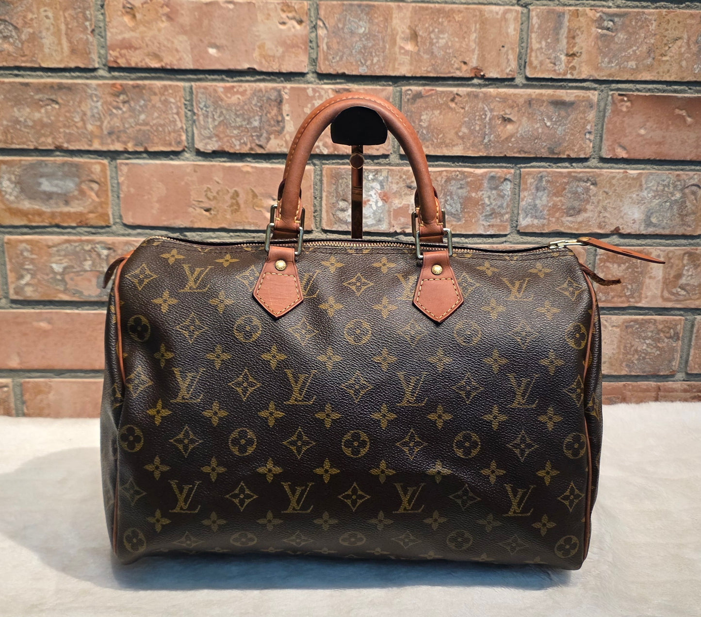 Authentic Louis Vuitton Speedy 35 Monogram