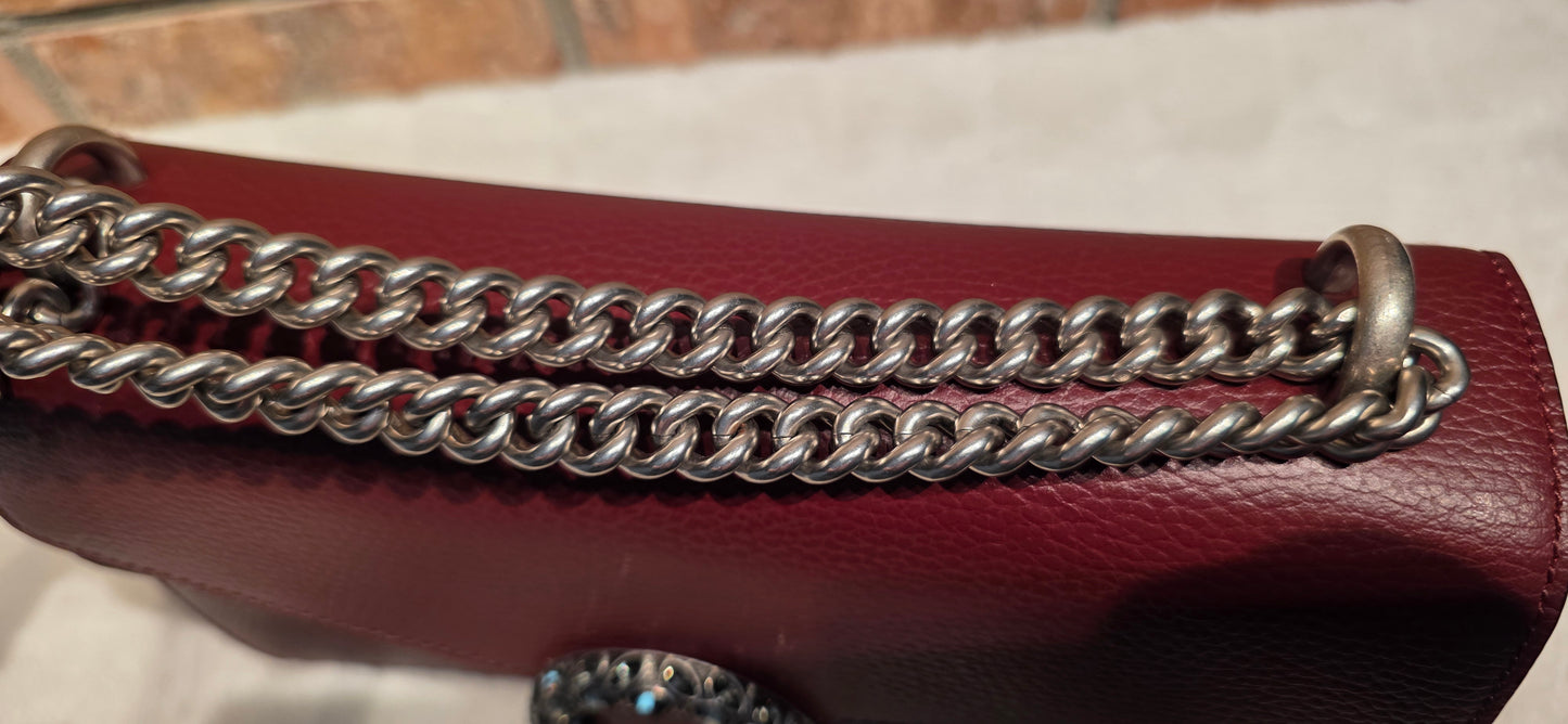 Authentic Gucci Dionysus Shoulder Bag in Burgundy