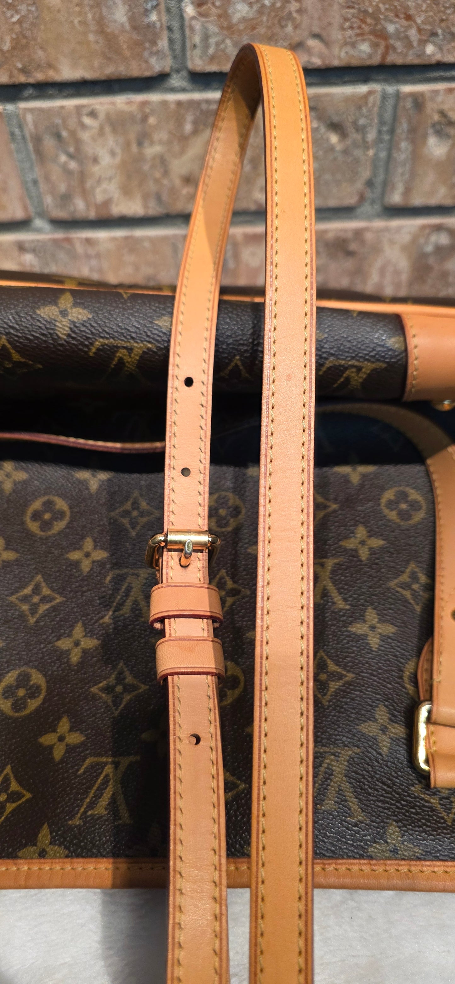 Authentic Louis Vuitton Estrella MM
