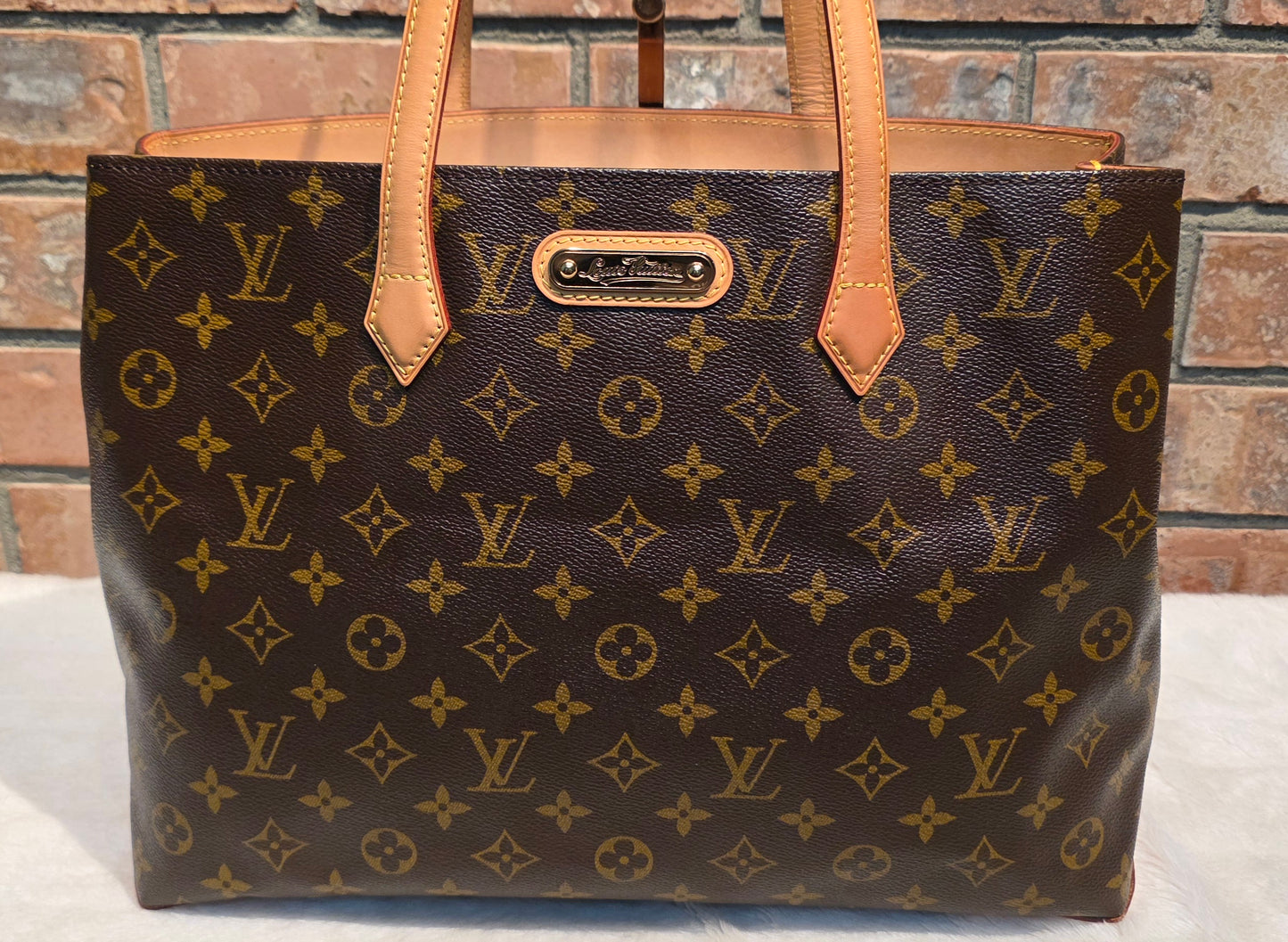 Authentic Louis Vuitton Wilshire MM Monogram