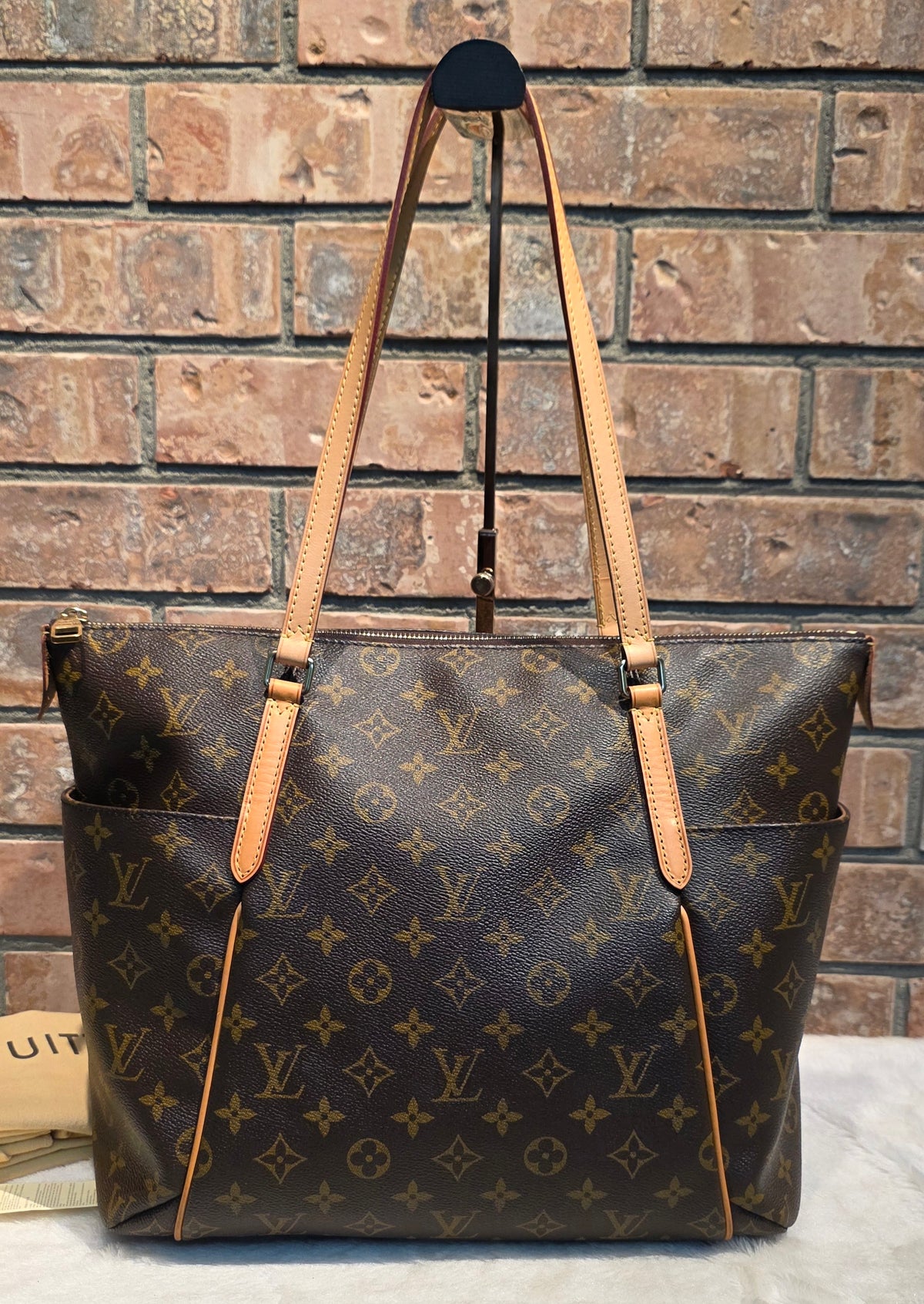 Authentic Louis Vuitton Totally MM Monogram