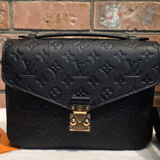 Authentic Louis Vuitton Pochette Metis Empreinte Noir