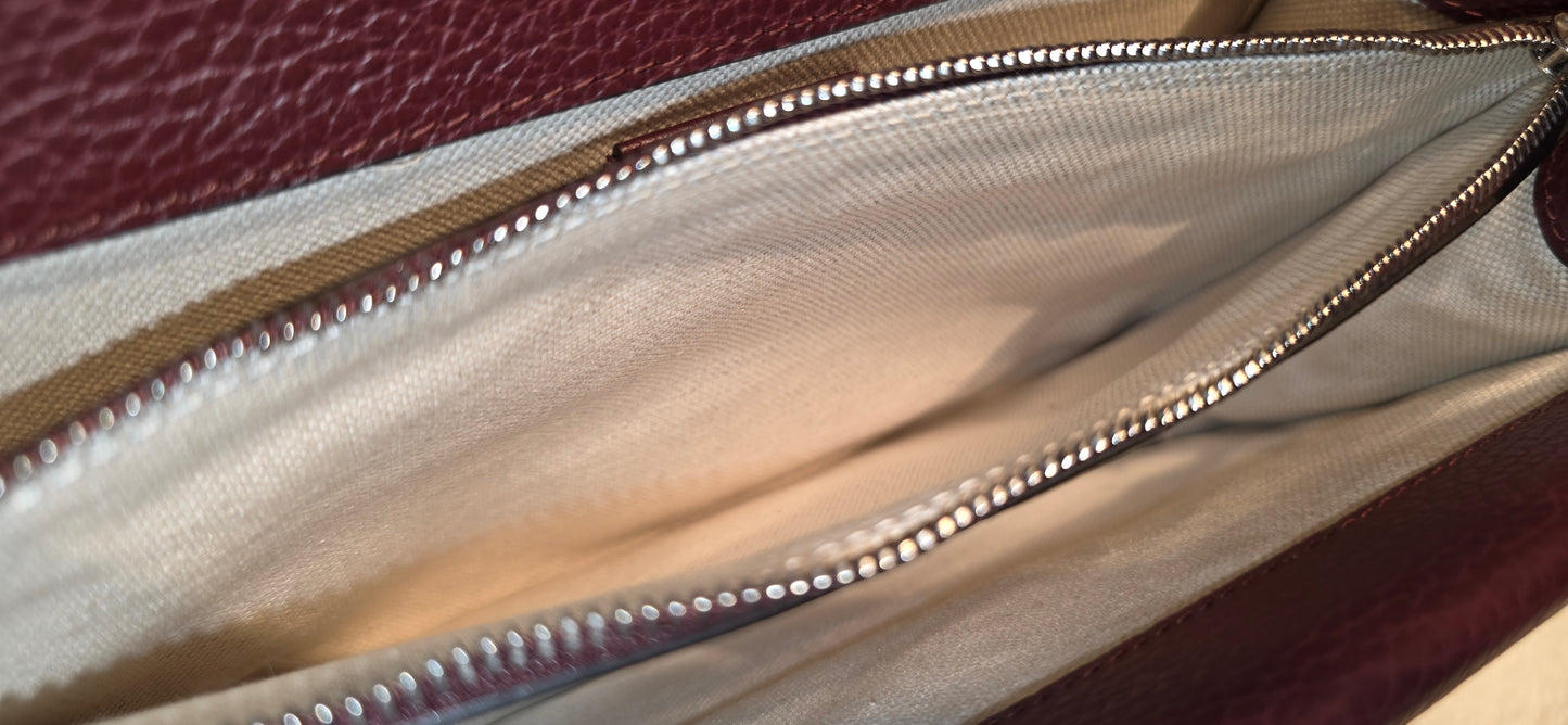 Authentic Gucci Dionysus Shoulder Bag in Burgundy