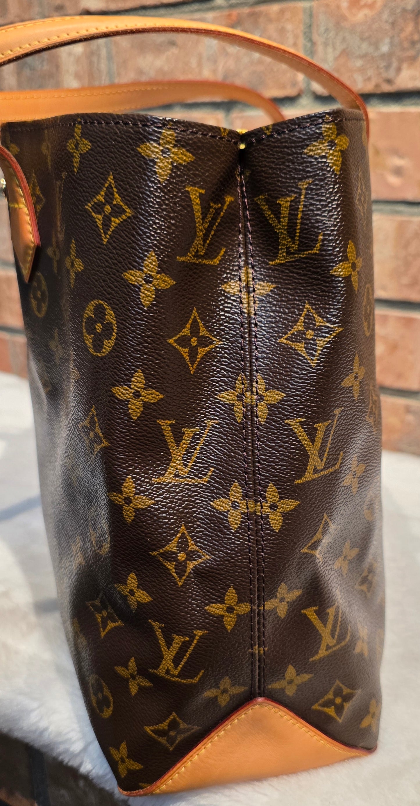 Authentic Louis Vuitton Wilshire MM Monogram